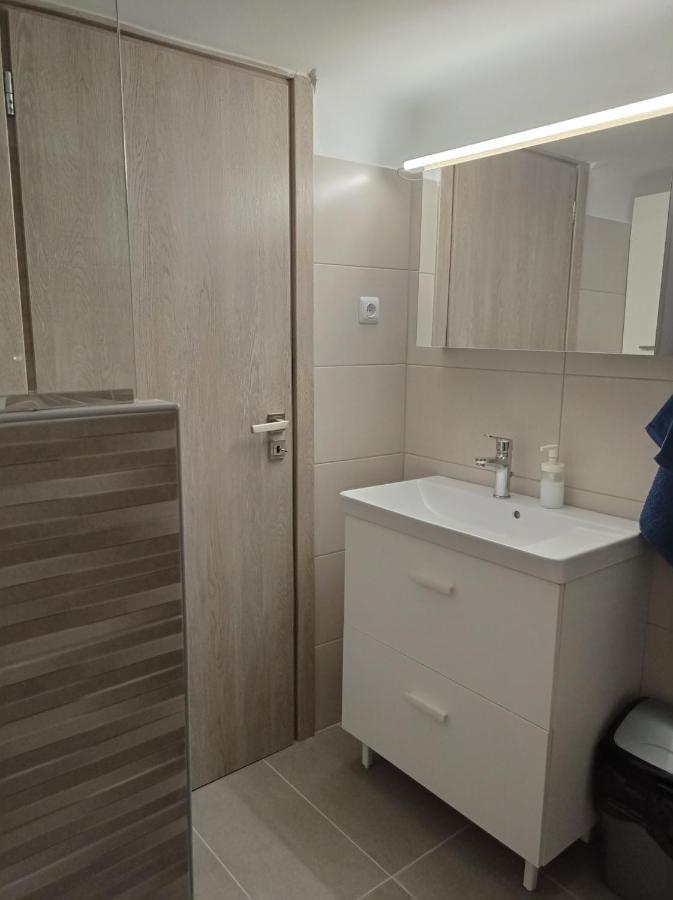 Central Town House 60M2**** Piraeus Exterior photo